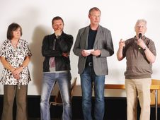 Frau Schlegel (Blaues Kreuz), Herr Uli Borowka (Gastredner), Herr Wolfgang (Moderator), Herr Manfred Kluth (Blaues Kreuz)